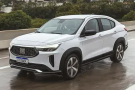 Fiat Fastback Audace 200 TB Aut (Hibrído) 2025 – Diagonal Frontal · Foto: Fiat