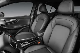 Fiat Fastback Impetus 200 T. Aut (Hibrído) 2026 – Bancos da Frente · Foto: Fiat