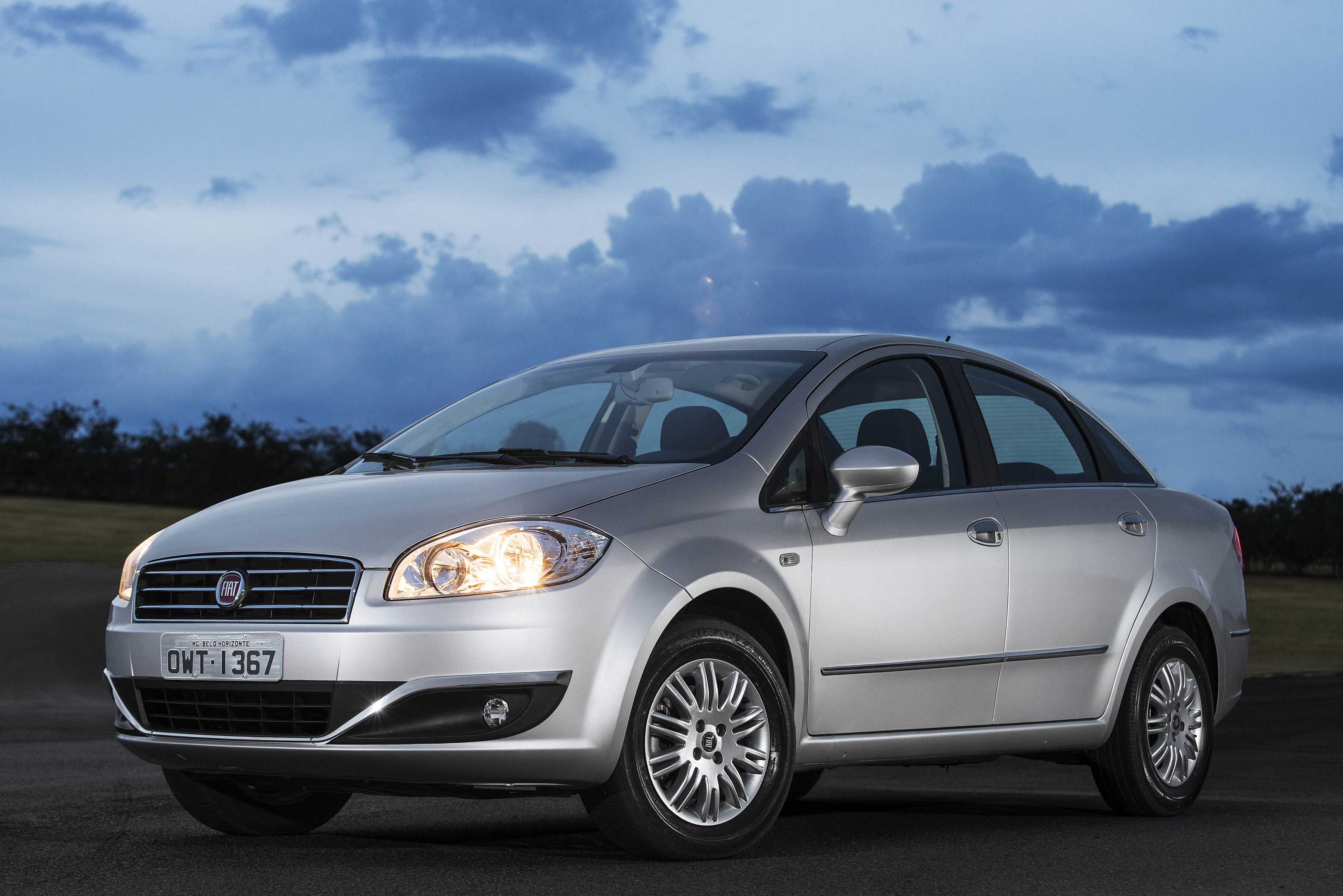 Imagem de Fiat Linea Essence 1.8 2012
