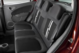 Fiat Palio Essence 1.6 16V 2014 – Bancos de Trás