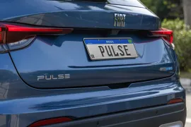 Fiat PULSE IMPETUS T. 200 Aut. (Hibrído) 2025 – Detalhe Externo · Foto: Fiat