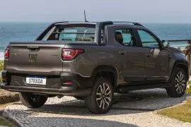 Fiat Strada Ranch 1.0 Turbo 2026 – Diagonal Traseira · Foto: Fiat