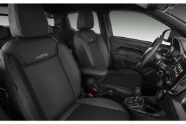 Fiat Strada Ultra 1.0 Turbo 2026 – Bancos da Frente · Foto: Fiat
