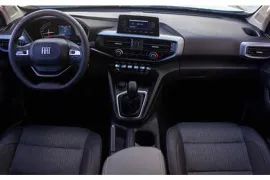 Fiat Titano Endurance 2.2 MT 2026 – Interior · Foto: Fiat