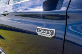 Fiat Toro Ranch 2.2 16V 4x4 TB Diesel Aut 2025 – Emblema · Foto: Fiat