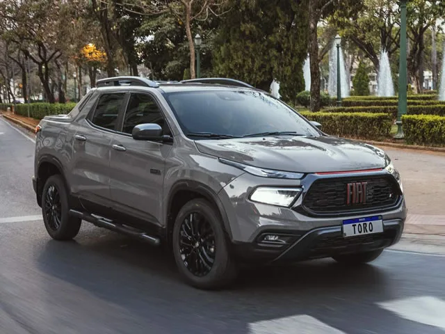 Fiat Toro Ultra 1.3 16V 4x2 TB Flex Aut 2025 – Diagonal Frontal · Foto: Fiat