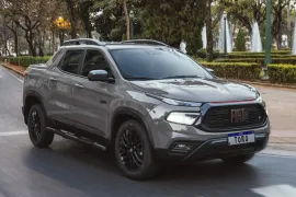 Fiat Toro Ultra 1.3 16V 4x2 TB Flex Aut 2025 – Diagonal Frontal · Foto: Fiat