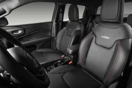 Fiat Toro Ultra 1.3 16V 4x2 TB Flex Aut 2026 – Bancos da Frente · Foto: Fiat