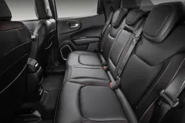 Fiat Toro Ultra 1.3 16V 4x2 TB Flex Aut 2026 – Bancos de Trás · Foto: Fiat