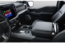 Ford F-150 Lariat 5.0 V8 2024 – Detalhe Interno · Foto: Ford