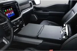 Ford F-150 Lariat 5.0 V8 2024 – Detalhe Interno · Foto: Ford