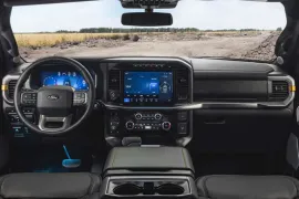 Ford F-150 Tremor 4x4 5.0 V8 2025 – Painel · Foto: Ford