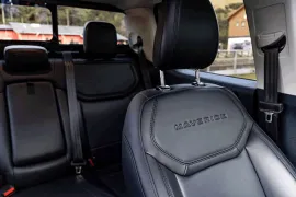 Ford Maverick L. Black 2.0 EcoBoost AWD Aut 2025 – Bancos de Trás · Foto: Ford
