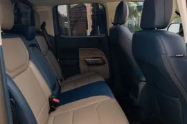 Ford Maverick Lariat Hybrid 2.5 AWD Aut 2025 – Bancos de Trás · Foto: Ford
