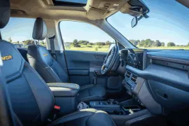 Ford Maverick Tremor 2.0 EcoBoost 4WD Aut 2025 – Bancos da Frente · Foto: Ford