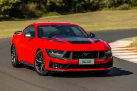 Ford Mustang Dark Horse 5.0 V8 Aut 2026 – Diagonal Frontal · Foto: Ford