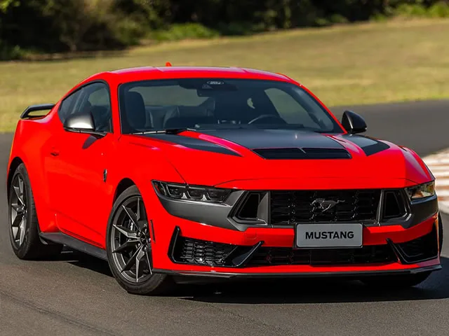Ford Mustang Dark Horse 5.0 V8 Aut 2025 – Diagonal Frontal · Foto: Ford