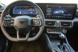 Ford Mustang Dark Horse 5.0 V8 Aut 2025 – Painel · Foto: Ford