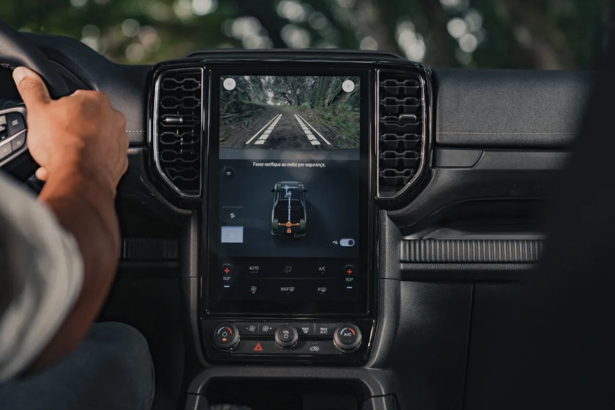 Ford Ranger Limited Plus 3.0 V6 2026 – Interior · Foto: Ford