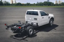 Ford Ranger XL 2.0 4x4 Chassi Mec 2027 – Diagonal Traseira · Foto: Ford