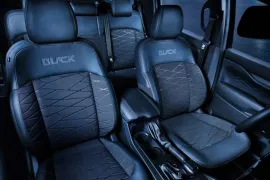 Ford Ranger Black 2.0 4x2 CD TB Diesel Aut 2025 – Bancos da Frente · Foto: Ford