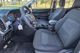 Ford Ranger XL 2.0 MT 2026 – Bancos da Frente · Foto: Divulgação