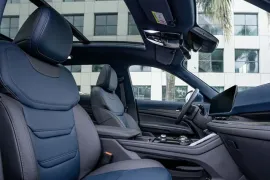 Ford Territory Titanium 1.5 Turbo 2025 – Bancos da Frente · Foto: Ford