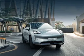GAC HYPTEC HT Elite (Elétrico) 2025 – Diagonal Frontal · Foto: GAC