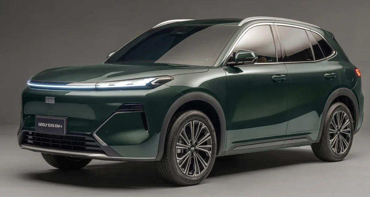 Geely EX5 EM-i MAX 2026 – Diagonal Frontal · Foto: Geely