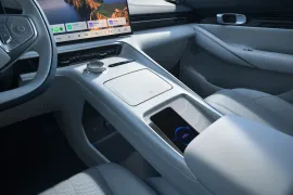 Geely EX5 MAX (Elétrico) 2026 – Detalhe Interno · Foto: Geely