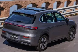 Geely EX5 MAX (Elétrico) 2026 – Diagonal Traseira · Foto: Geely