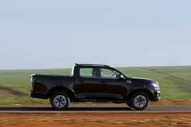 GWM Poer P30 Trail 2.4 16V Turbo 4X4 Aut 2026 – Lateral · Foto: GWM
