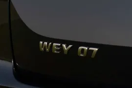 GWM Wey 07 1.5 Turbo AWD 2026 – Emblema · Foto: GWM