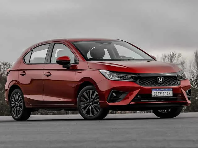 Honda City Hatch Touring 1.5 2025 – Diagonal Frontal · Foto: Honda