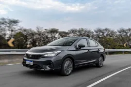 Honda City Touring 1.5 2025 – Em Movimento · Foto: Honda