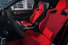 Honda Civic Hatch Type R 2.0 2025 – Bancos da Frente · Foto: Honda