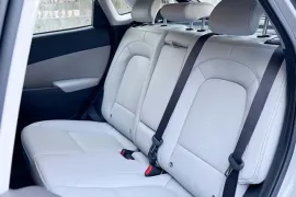 Hyundai KONA EV (Elétrico) 2024 – Bancos de Trás · Foto: Divulgação