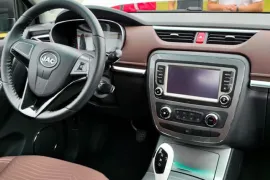 JAC Iev330p CD 2024 – Volante · Foto: JAC