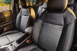 Jeep Avenger Limited T200 1.0 Turbo Aut 2027 – Bancos da Frente · Foto: Stellantis