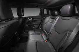 Jeep COMPASS Blackhawk Hurricane 2.0 4x4 TB Aut 2026 – Bancos de Trás · Foto: Jeep