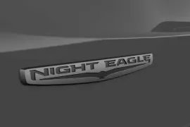 Jeep Renegade Lo. Night Eagle 1.3 TB Flex Aut 2025 – Emblema · Foto: Jeep