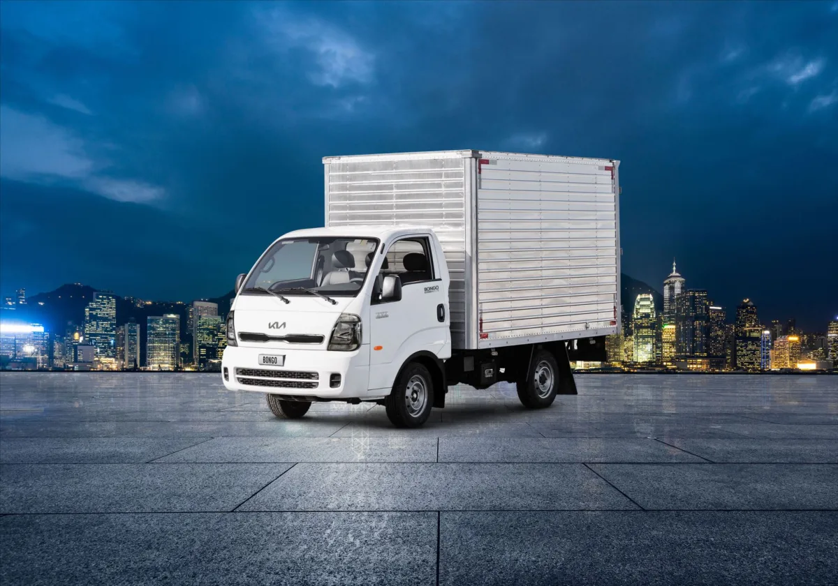Kia Bongo K2500 2.5 Turbo 4x4 2026 – Diagonal Frontal · Foto: Kia