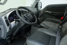 Kia Bongo K2500 2.5 Turbo 4x4 2026 – Interior · Foto: Kia
