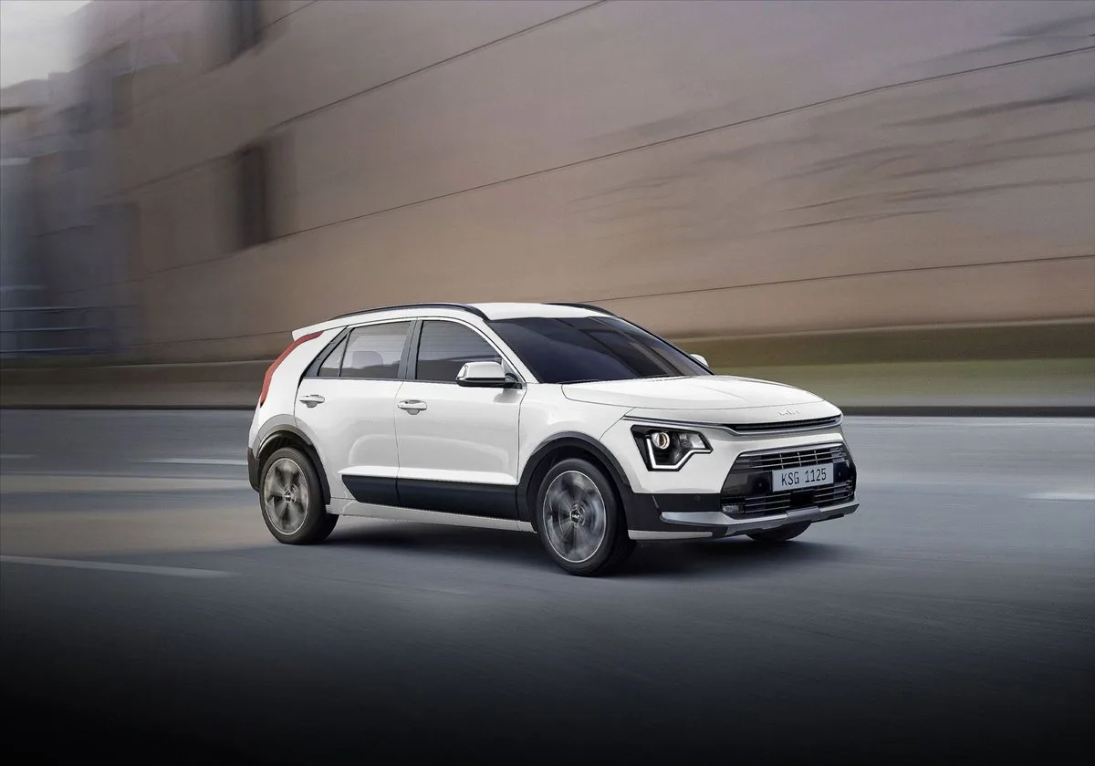 Kia Niro EX 1.6 HEV 2027 – Diagonal Frontal · Foto: Kia