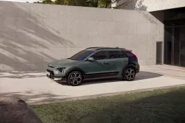 Kia Niro SX Prestige 1.6 HEV 2027 – Diagonal Frontal · Foto: Kia