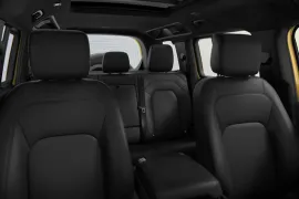 Land Rover Defender 110 TROPHY Edition 3.0 D350 4X4 Aut 2026 – Bancos da Frente · Foto: Land Rover