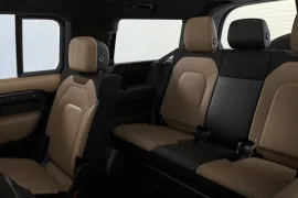 Land Rover Defender 130 X 3.0 I6 D350.Aut.(Hibrido) 2026 – Bancos de Trás · Foto: Land Rover