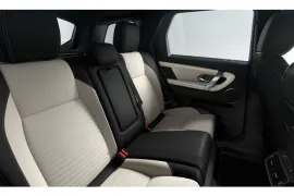 Land Rover Discovery Sport Landmark 2.0 4x4 Aut 2026 – Bancos de Trás · Foto: Land Rover