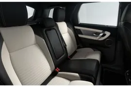 Land Rover Discovery Sp. SE Dyn 2.0 P250 Flex Aut 2024 – Bancos de Trás · Foto: Land Rover