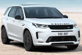 Land Rover Discovery Sport R-Dynamic SE 2.0 D200 2024 – Diagonal Frontal · Foto: Land Rover